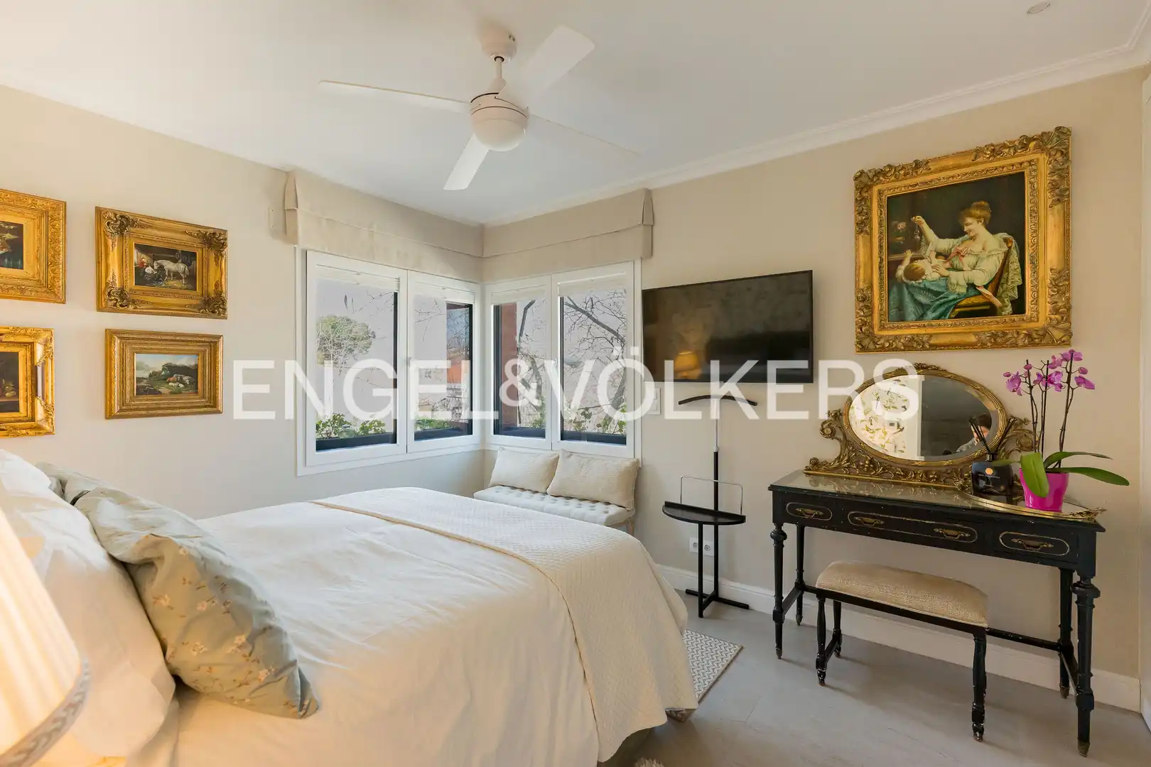 Bedroom of Houses for sale in Madrid  with Air Conditioner, Heating and Private garden