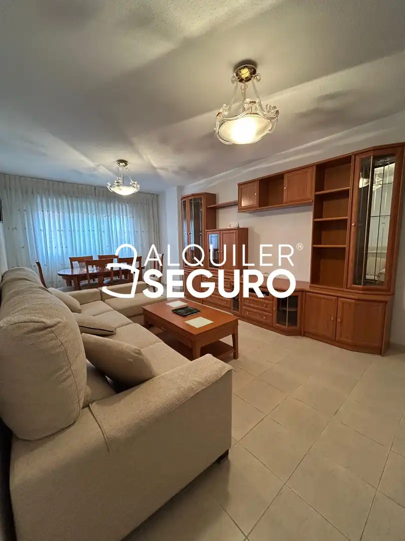 Piso con piscina en alquiler en mar caribe