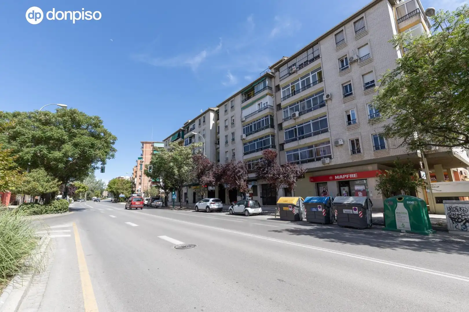 Vista exterior de Piso en venta en Granada con Aire acondicionado