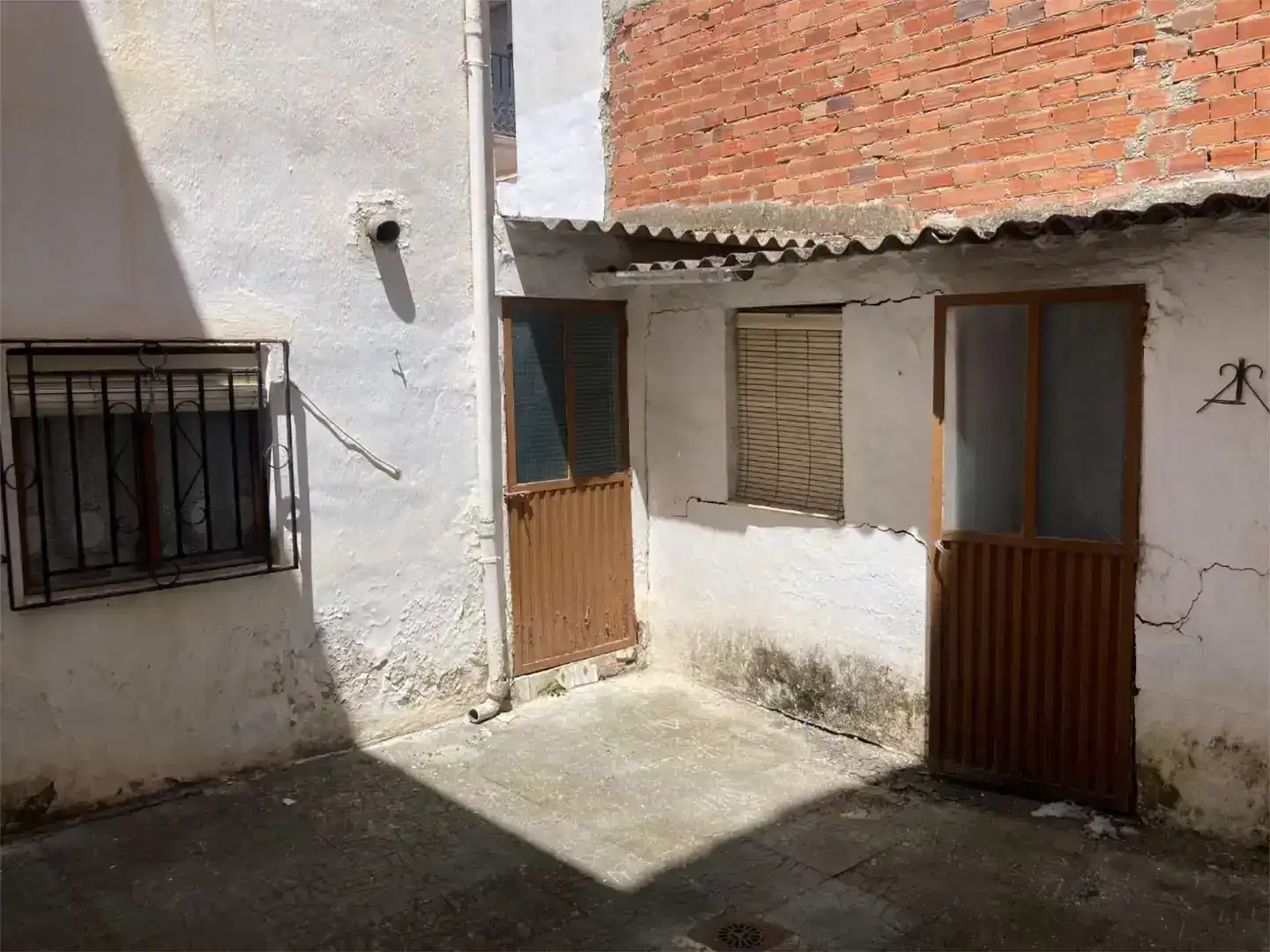 Vista exterior de Pis en venda en Ibros amb Traster, Moblat i Balcó
