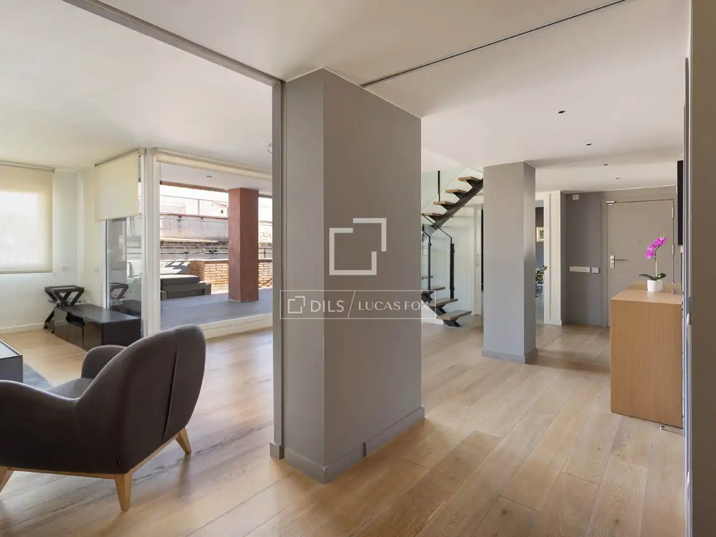 Wohnung zum Verkauf in Barcelona mit Klimaanlage und Terrasse