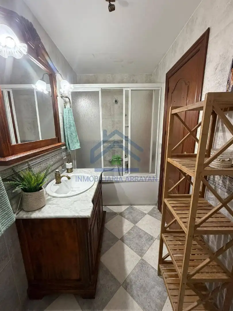 Badezimmer von Wohnung zum Verkauf in Cenes de la Vega mit Klimaanlage, Heizung und Terrasse