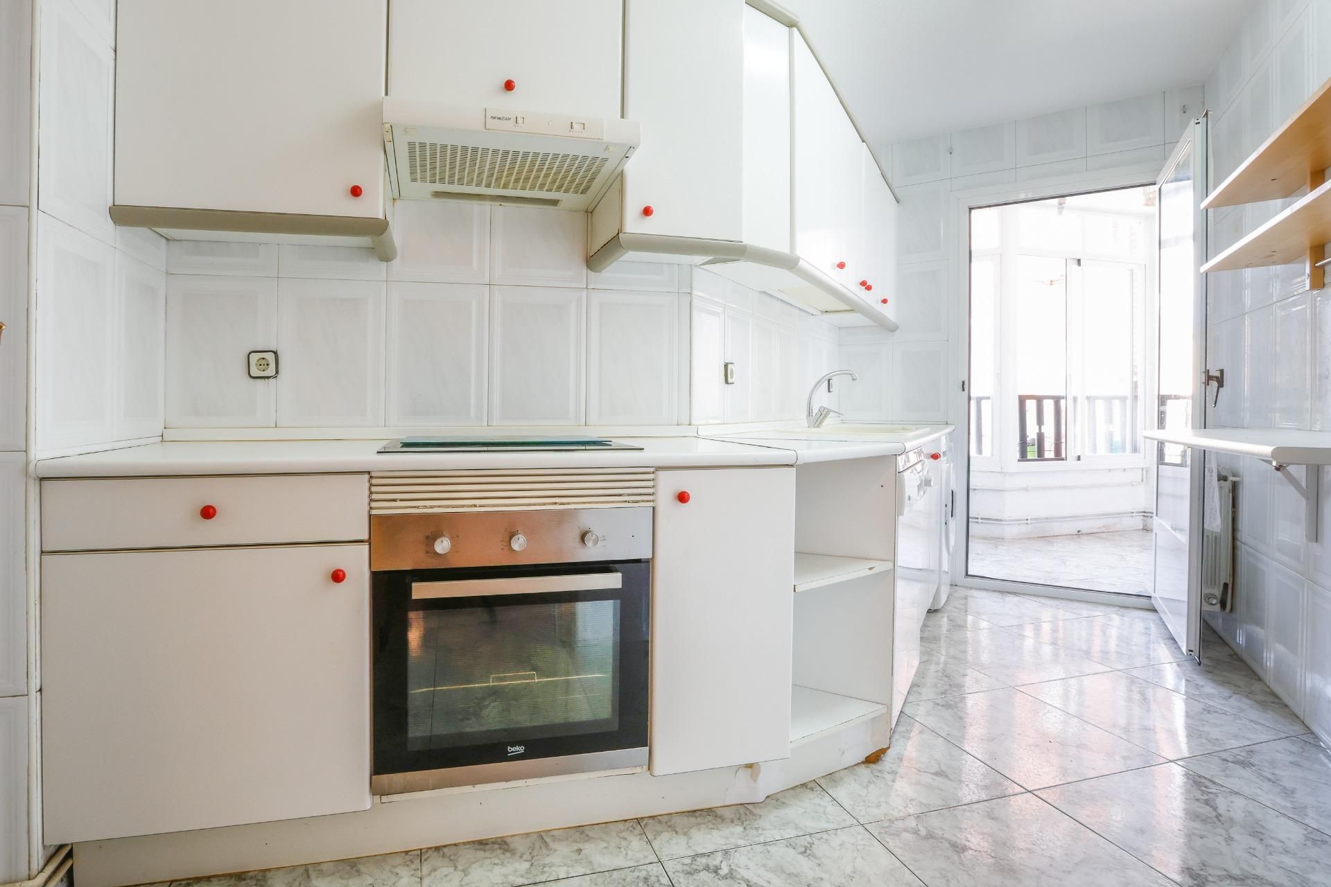 Kitchen of Flat for sale in Valdemoro  with Air Conditioner, Heating and Terrace