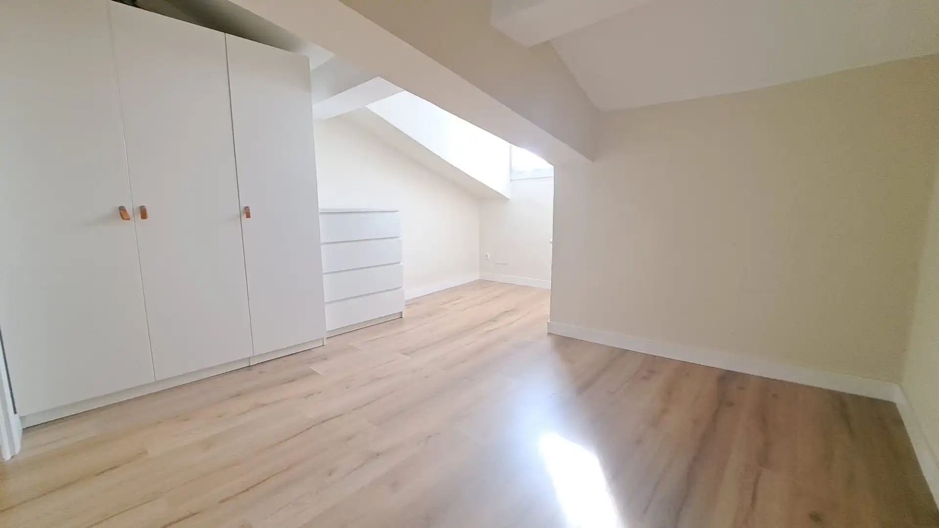 Schlafzimmer von Dachboden zum Verkauf in Bilbao  mit Klimaanlage und Heizung