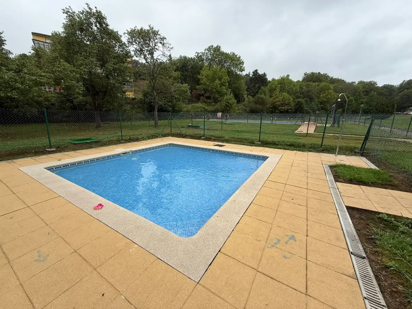 Piscina de Piso en venta en Hazas de Cesto con Calefacción, Terraza y Piscina comunitaria
