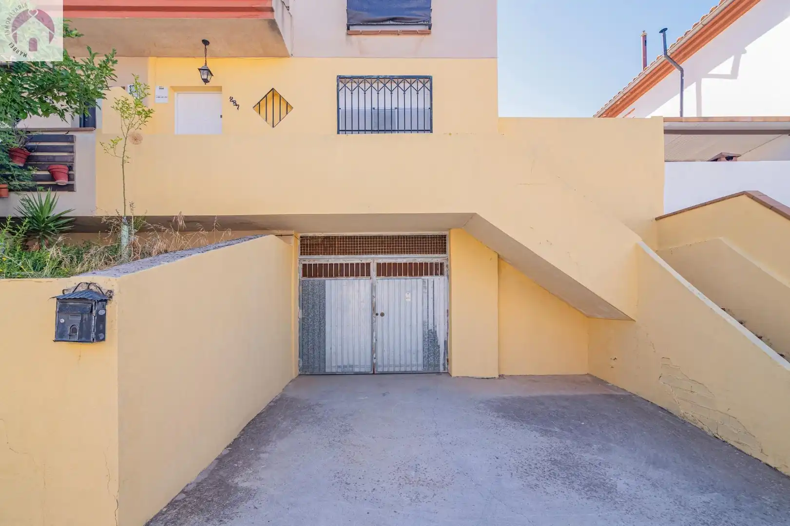 Casa aparellada amb terrassa en venda a Jun, imagen 34