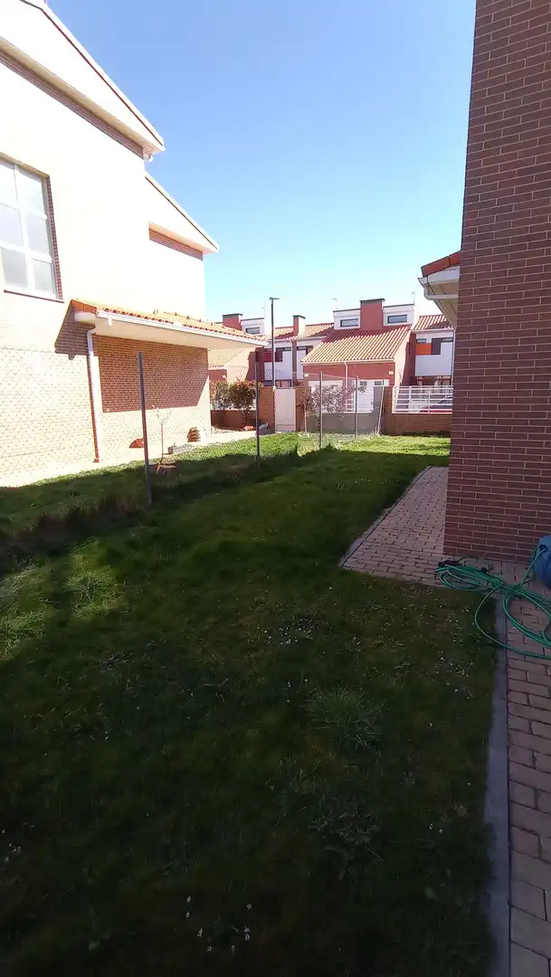 Jardín de Casa adosada de alquiler en Pelabravo con Calefacción, Jardín privado y Parquet