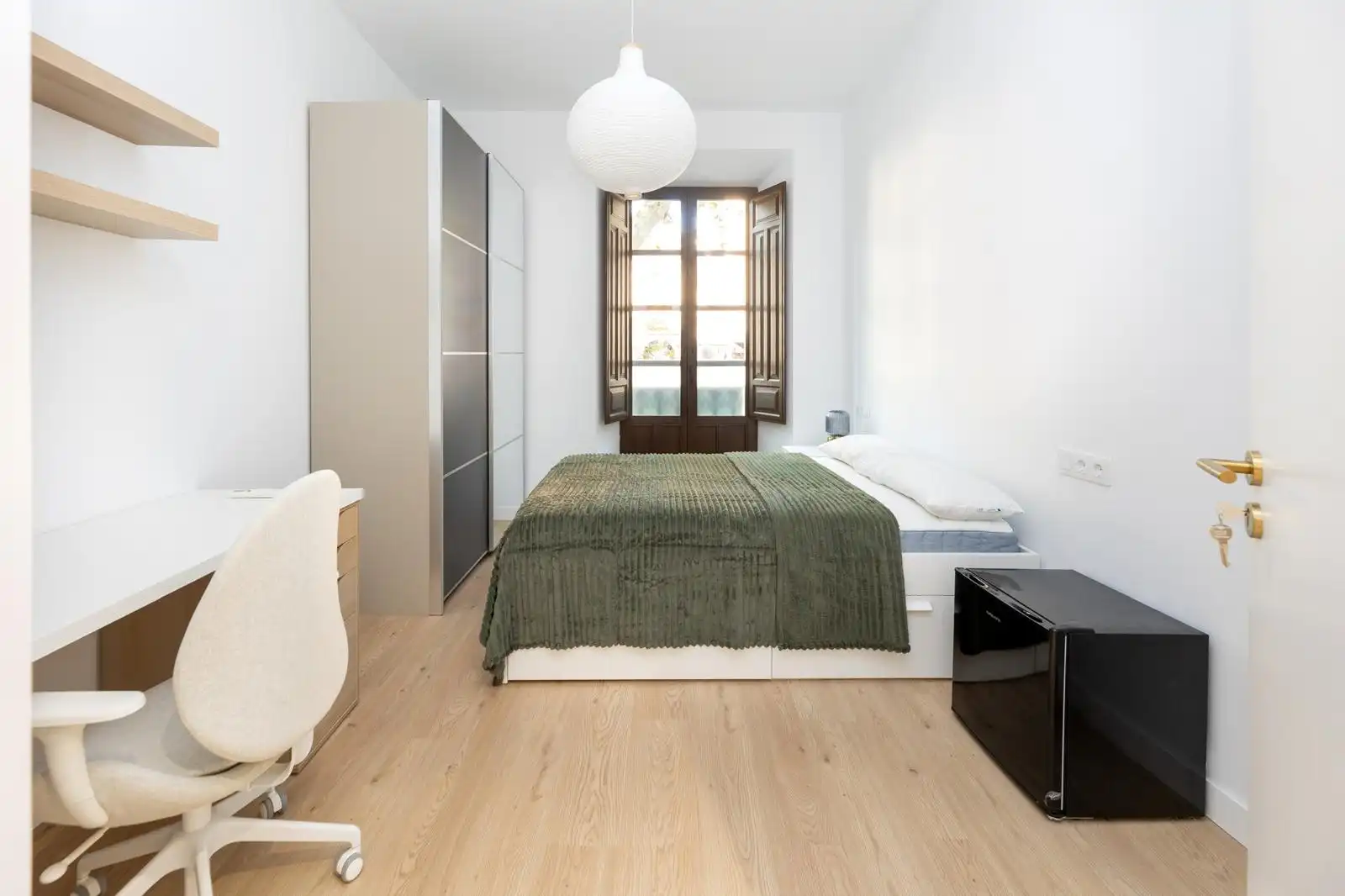 Bedroom of Apartments for rent in Granada  with Air Conditioner, Heating and Parquet flooring