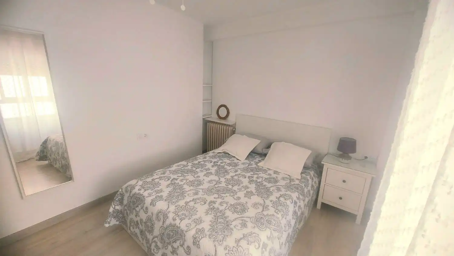 Habitación de Apartamento de alquiler en Jaén con Calefacción y Amueblado