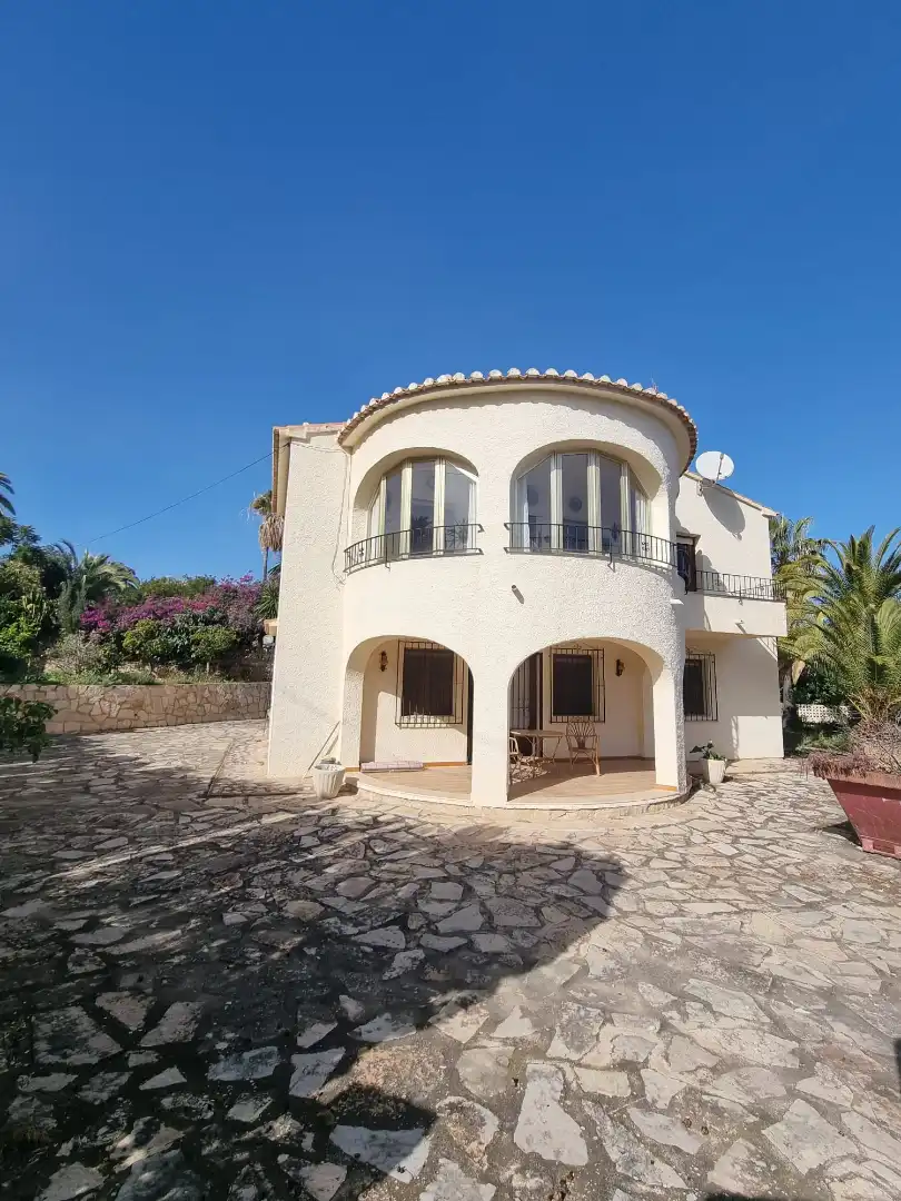 Chalet con piscina en venta en Maryvilla, imagen 2