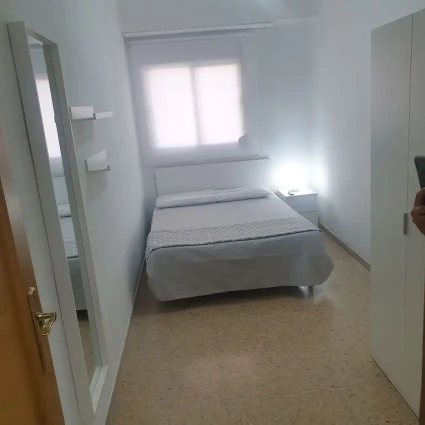 Schlafzimmer von Wohnung zur Miete in Valencia mit Klimaanlage, Terrasse und Möbliert
