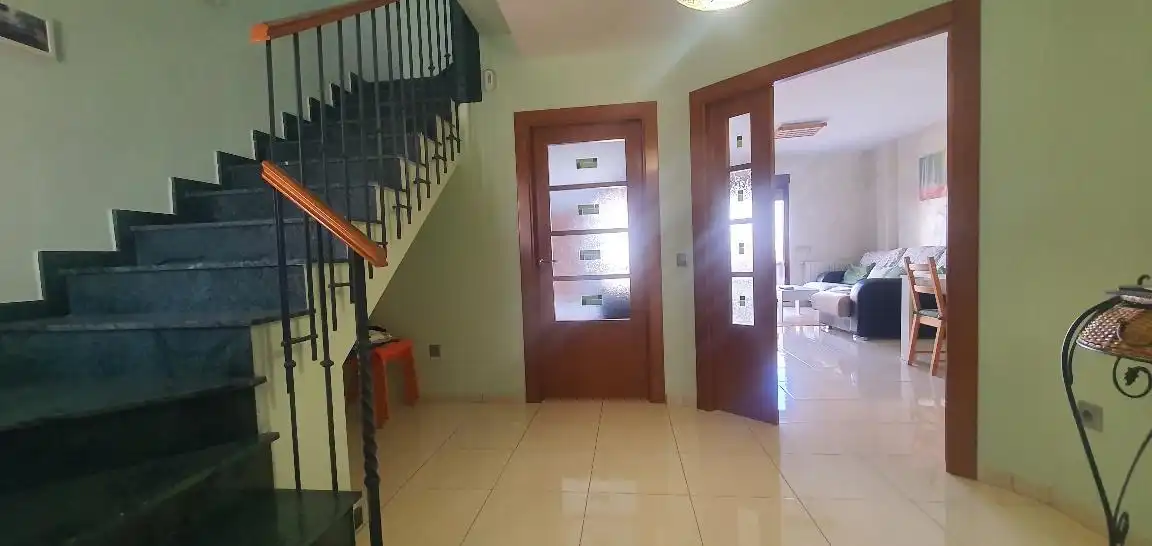 Casa adosada en venda en Hellín amb Aire condicionat, Calefacció i Parquet
