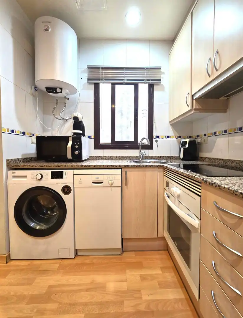 Appartamento con balcone in vendita a Calle VICTORIA, imagen 4