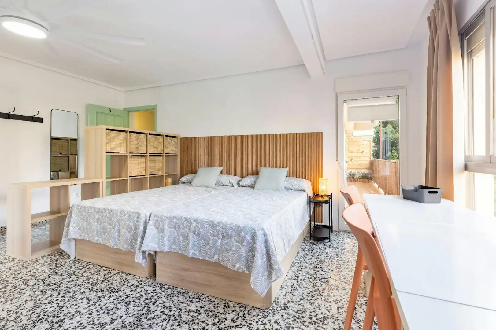 Bedroom of Flat for share in Valencia  with Heating, Furnished and Washing machine