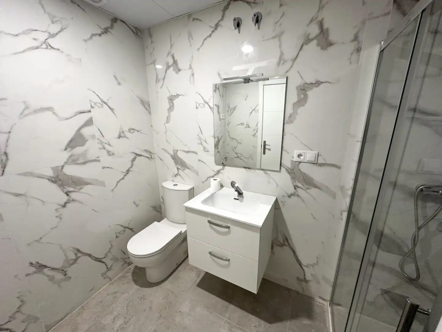 Bany de Loft en venda en Granada amb Aire condicionat