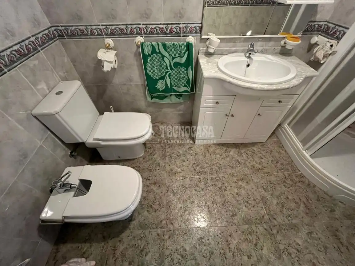 Bany de Casa o xalet en venda en Jabalquinto amb Aire condicionat