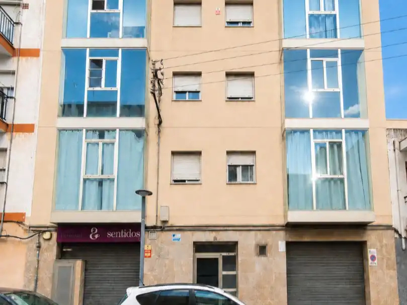 Flat with lift for sale in Carrer Vint-I-Tres Baix 1