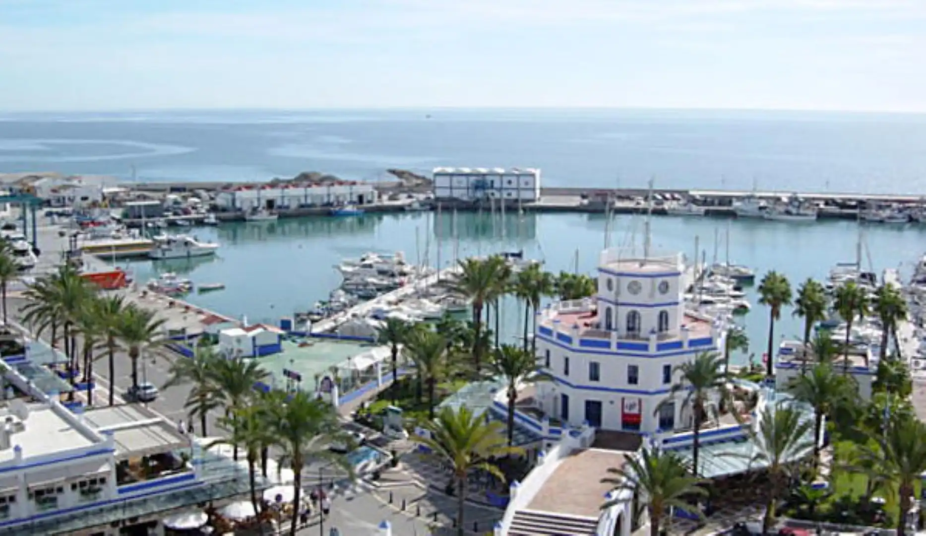 Außenansicht von Geschaftsraum zur Miete in Estepona