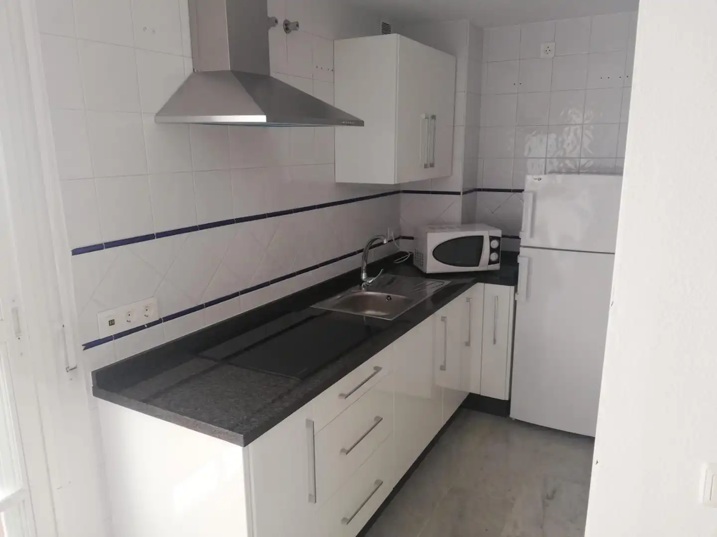 Cocina de Estudio de alquiler en Fuengirola con Aire acondicionado y Amueblado