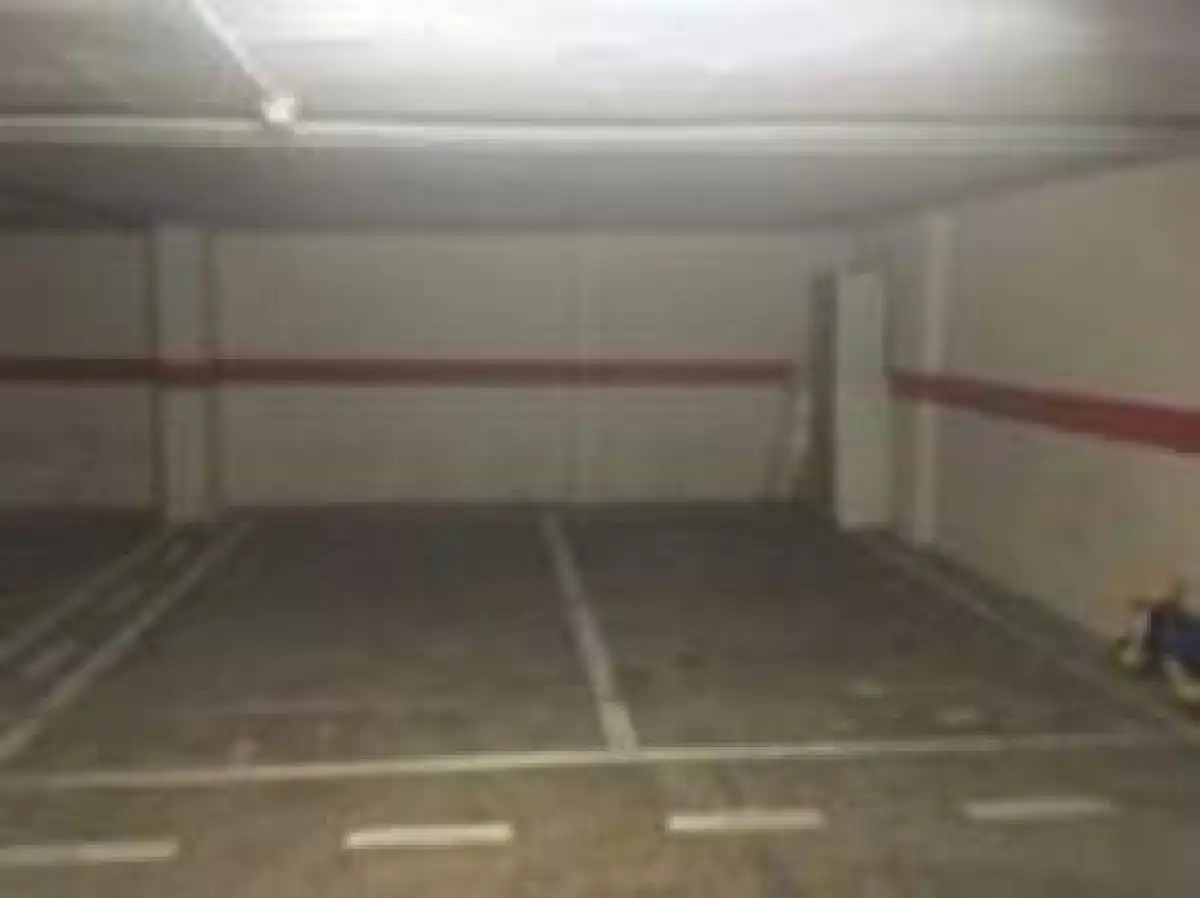 Garaje de alquiler en Calle PIRINEOS, 5, La Calzada - La Florida