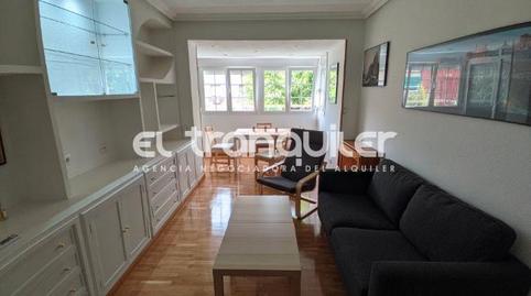 Foto 2 de Piso de alquiler en Calle Cebreros, Lucero,  Madrid Capital