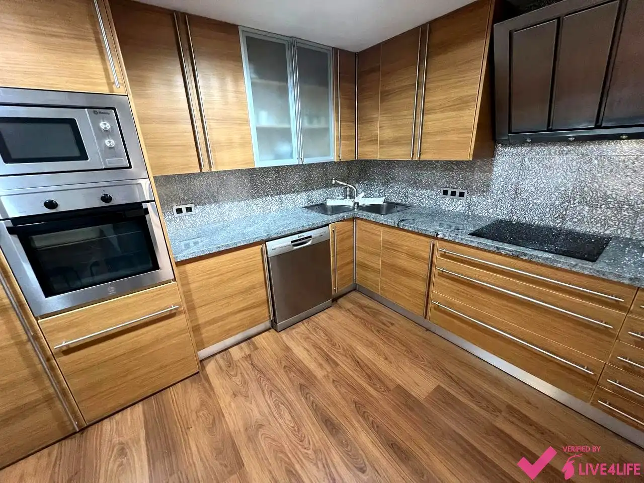Kitchen of Flat for rent in Valencia  with Air Conditioner, Parquet flooring and Furnished