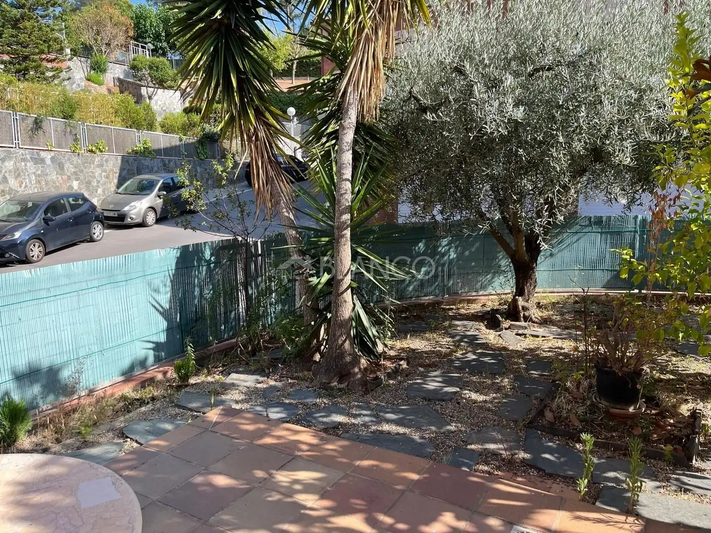 Jardí de Casa o xalet en venda en Sant Andreu de la Barca amb Calefacció, Traster i Piscina comunitària