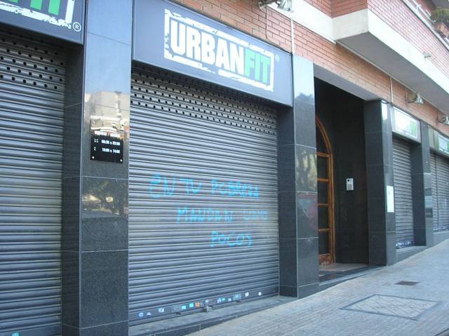 Local comercial en Alquiler en Carrer de Josep Irla, 19 en Torrent Ballester
