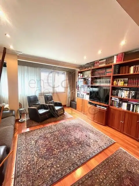 Sala d'estar de Pis en venda en Bilbao  amb Calefacció