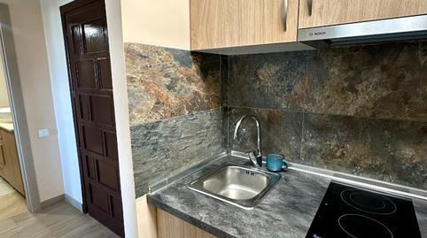 Foto 4 de Apartament en venda a Calle Danza Invisible, El Bajondillo, Málaga