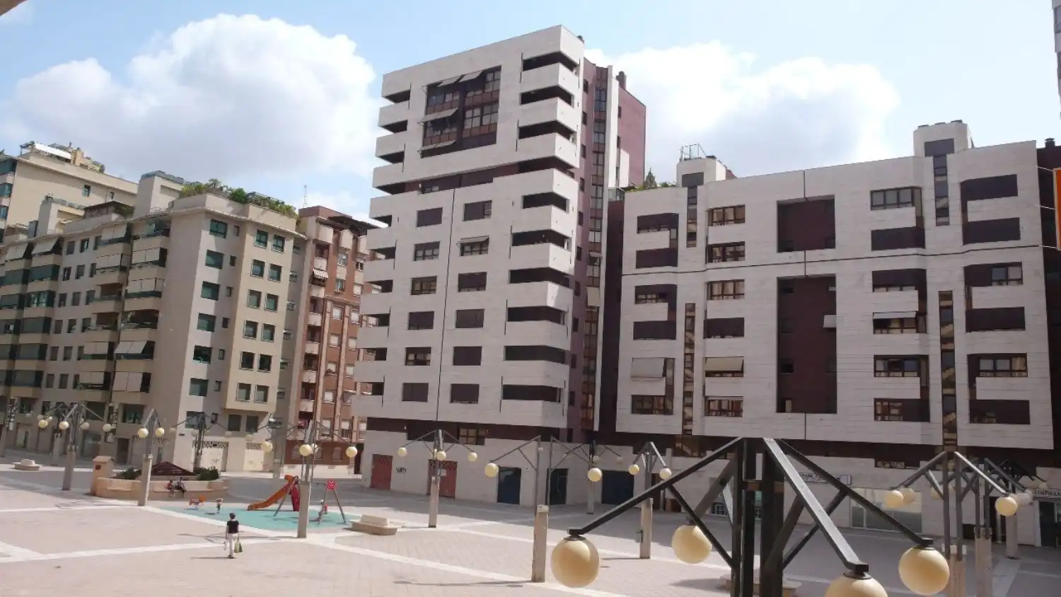 Vista exterior de Garaje de alquiler en  Murcia Capital