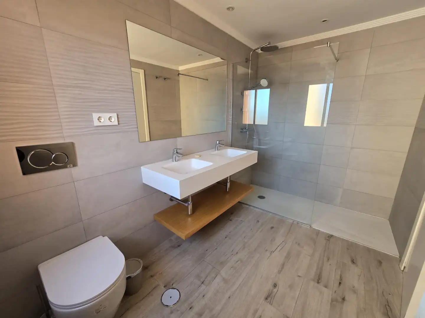 Baño de Casa adosada en venta en Benahavís con Aire acondicionado, Jardín privado y Terraza
