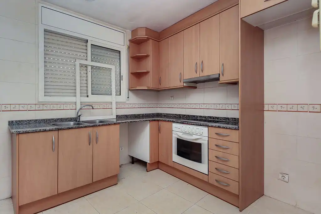 Casa aparellada en venda a C/ Princep D´Asturies, imagen 5