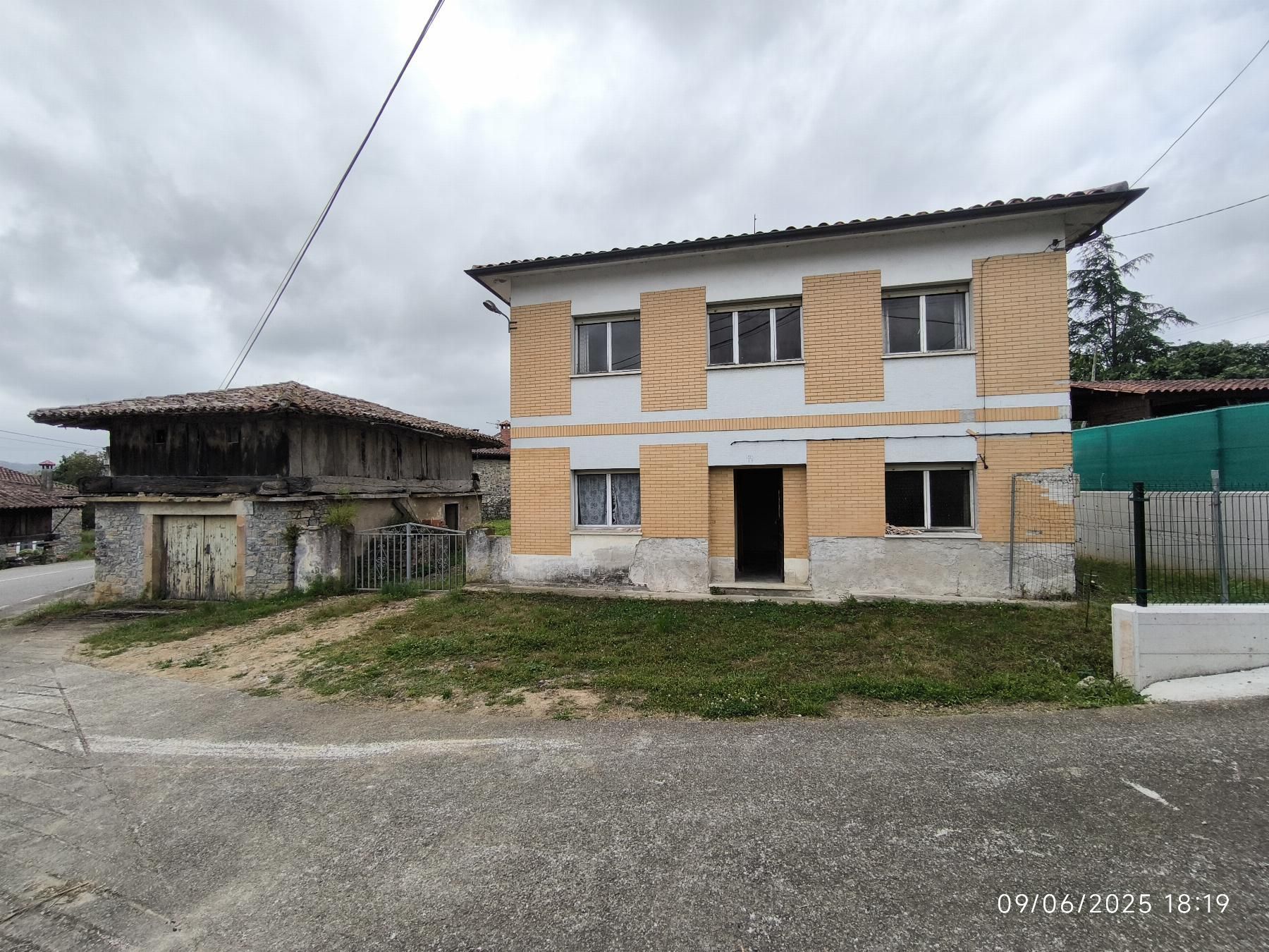 Vista exterior de Casa o xalet en venda en Villaviciosa
