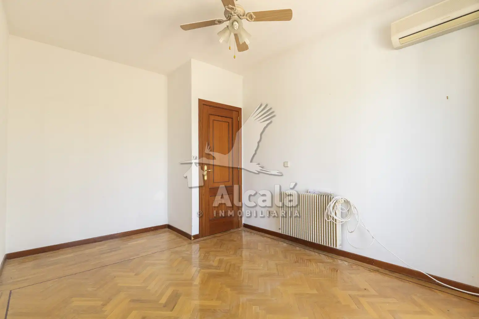 Habitación de Casa adosada en venta en Villalbilla con Aire acondicionado, Calefacción y Parquet