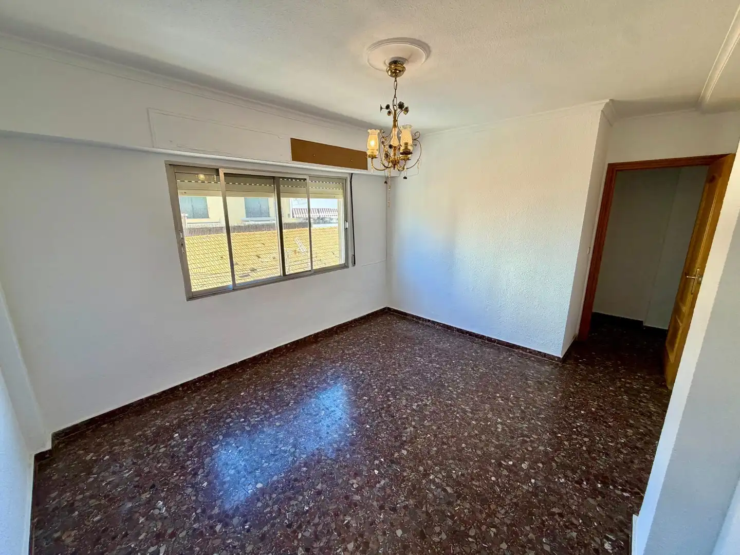 Piso con terraza en venta en MERCAT NOU