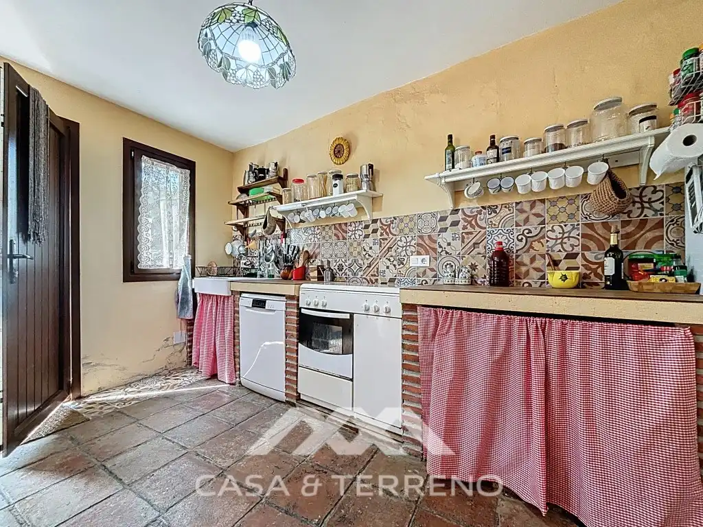 Cuina de Casa o xalet en venda en Comares amb Aire condicionat, Jardí privat i Terrassa