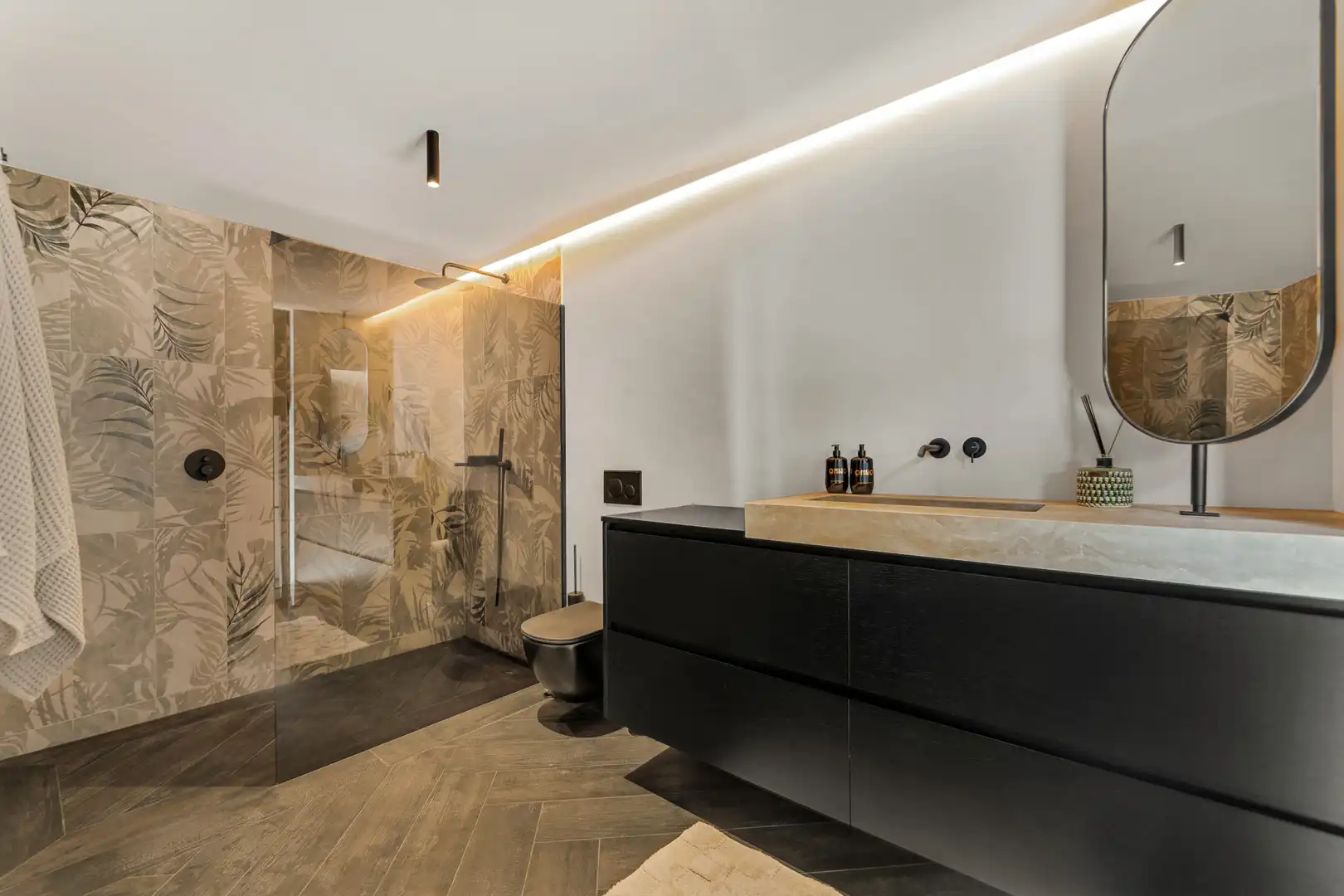 Bathroom of Houses for sale in Marbella  with Air Conditioner, Private garden and Terrace