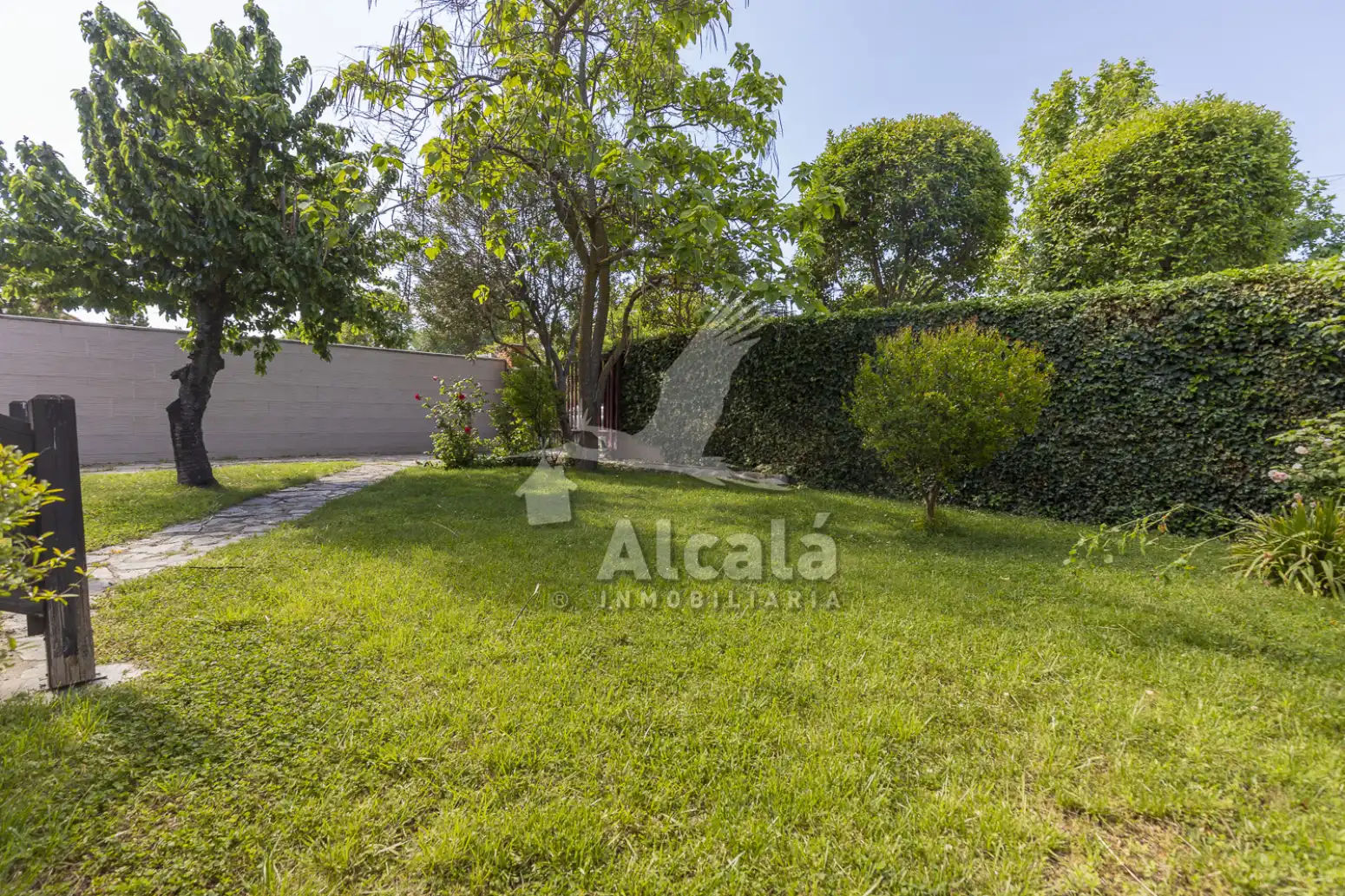 Casa adosada en venta en Villalbilla con Aire acondicionado, Calefacción y Parquet