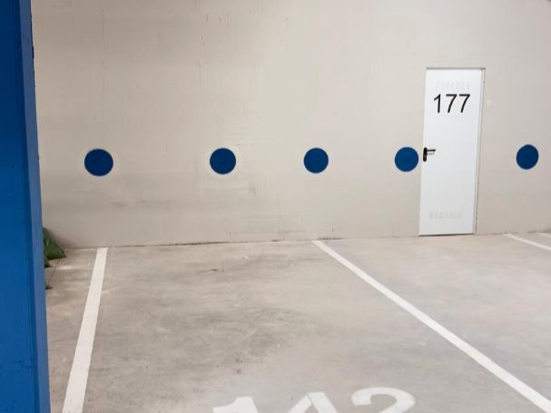 Aparcament de Garatge de lloguer en Tomares amb Alarma