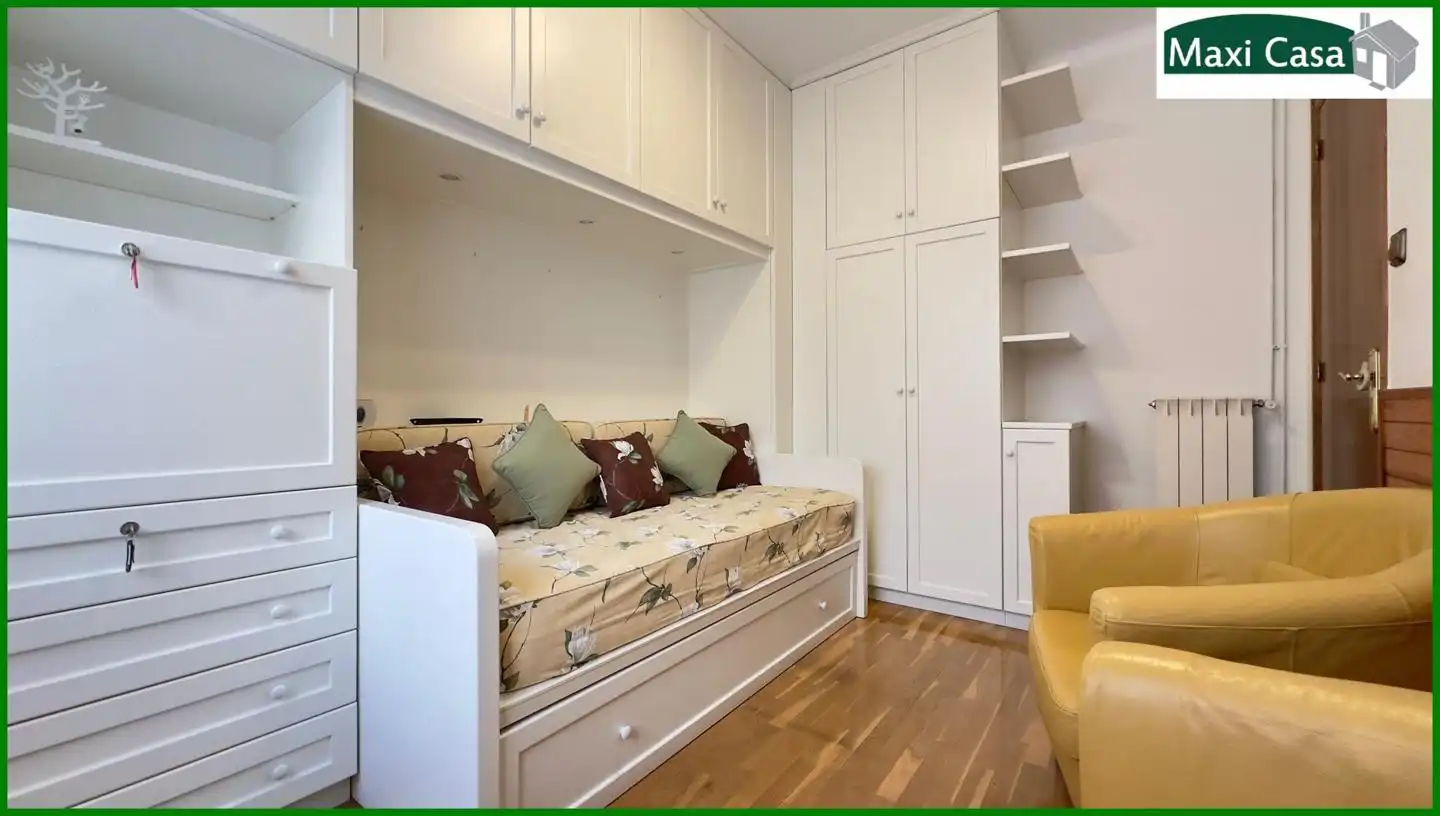 Habitación de Piso en venta en Barcelona con Aire acondicionado, Calefacción y Balcón