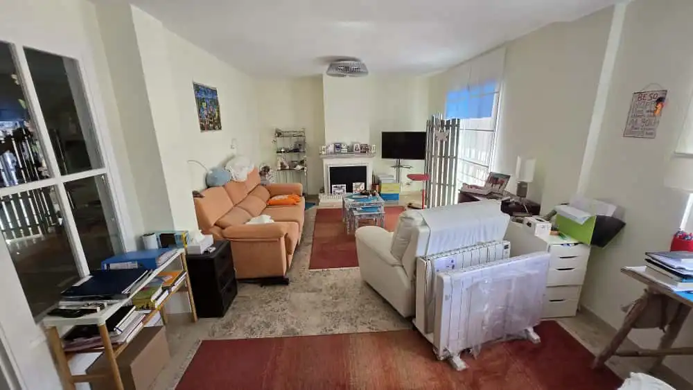 Sala d'estar de Casa adosada en venda en Alhaurín de la Torre amb Aire condicionat, Jardí privat i Traster