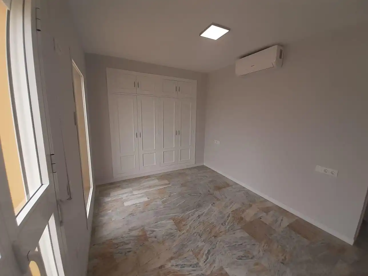 Ático en venta en Dos Hermanas con Aire acondicionado, Terraza y Alarma