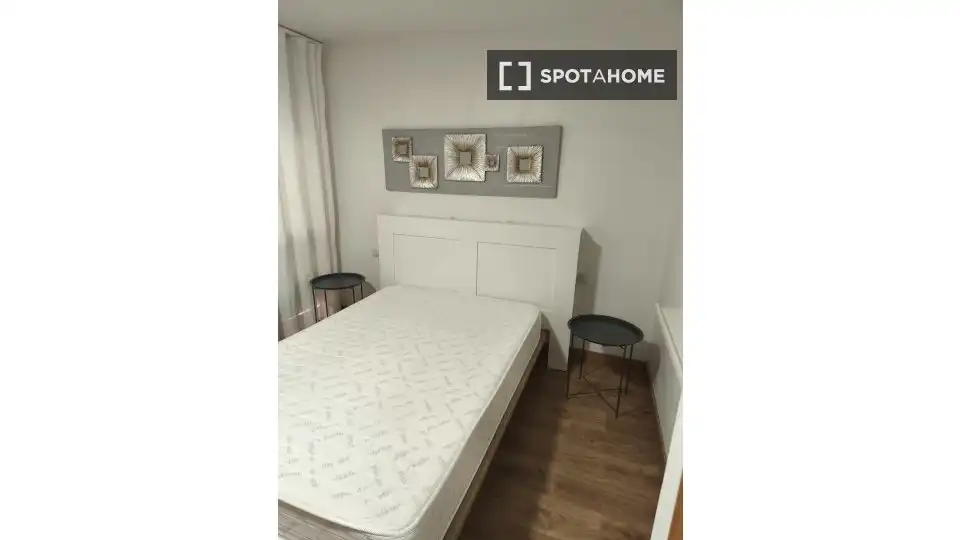 Schlafzimmer von Wohnung zur Miete in Terrassa mit Klimaanlage, Heizung und Möbliert