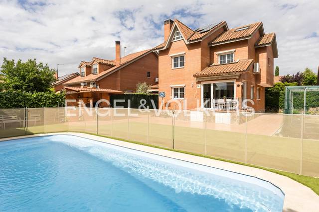Casa-chalet en Venta en Centro