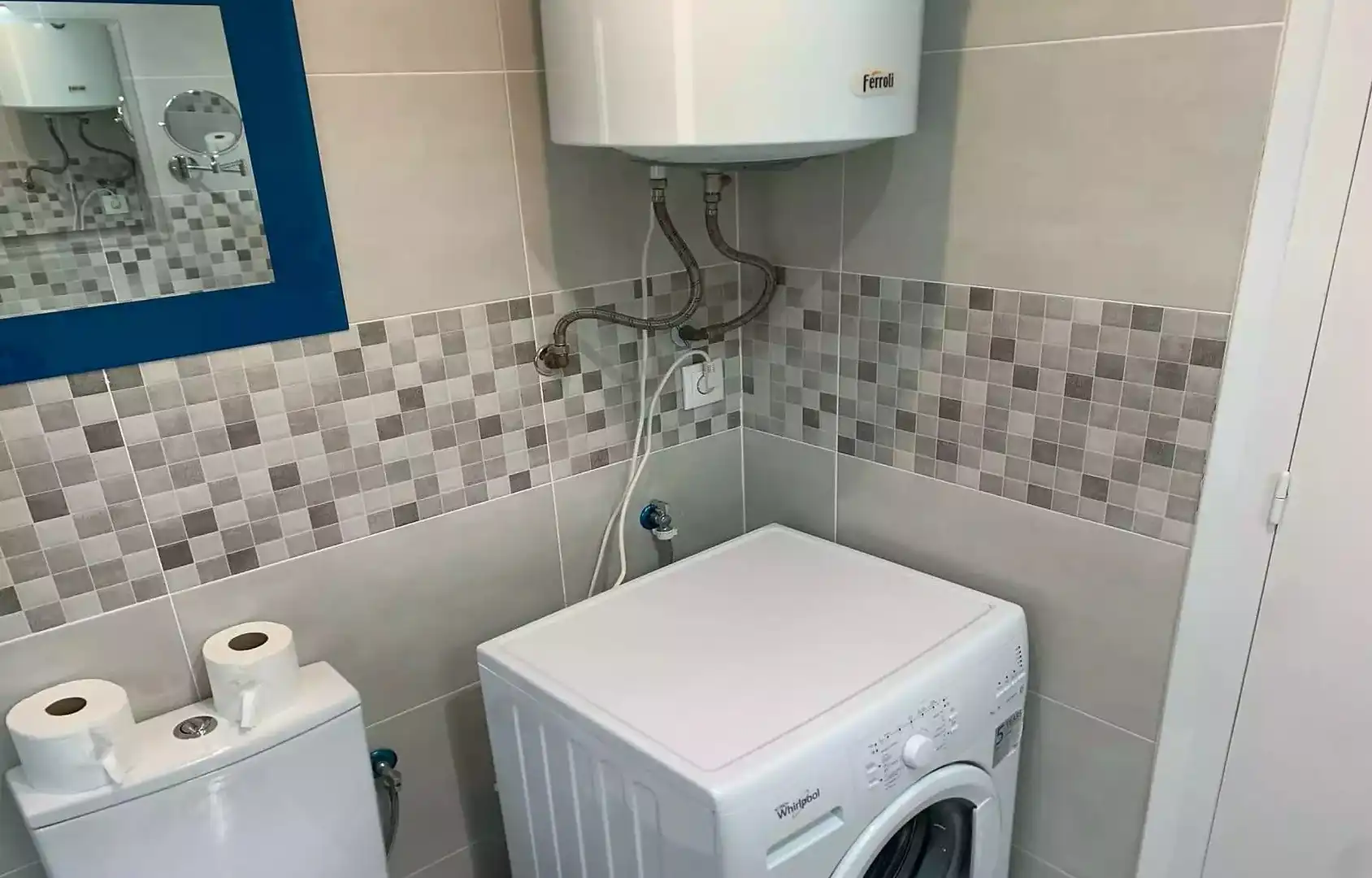Badezimmer von Wohnung zum Verkauf in Roses mit Klimaanlage, Heizung und Terrasse