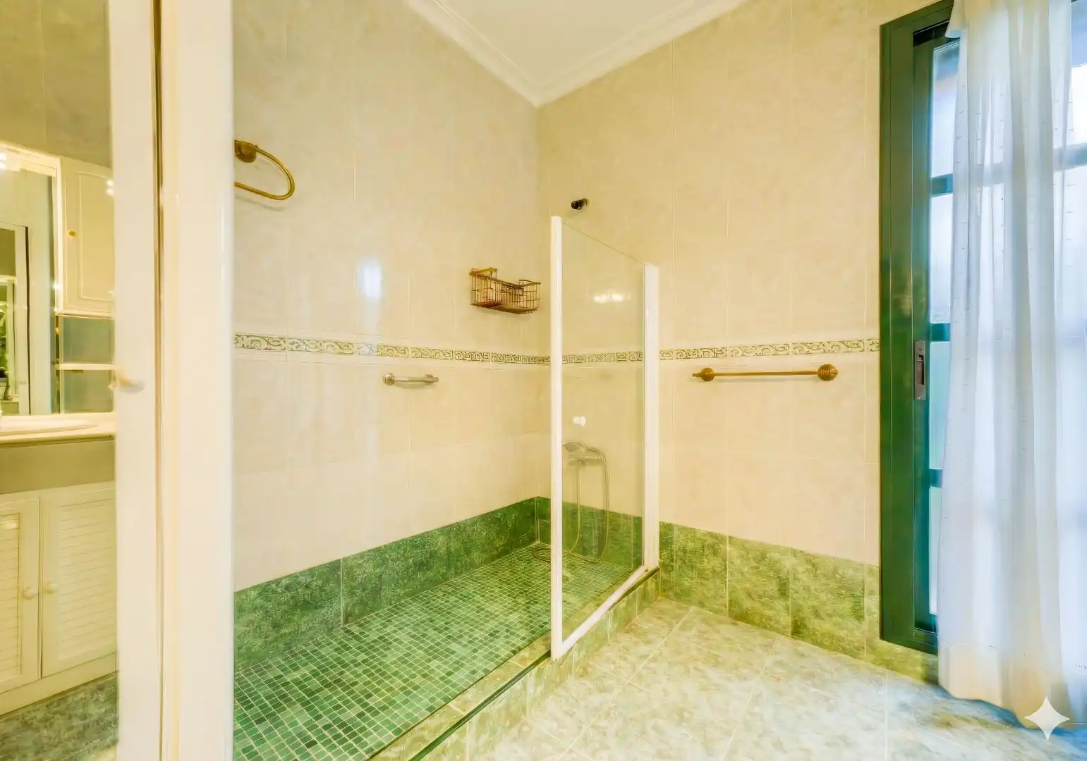 Bathroom of Houses for sale in Espartinas  with Air Conditioner, Private garden and Terrace