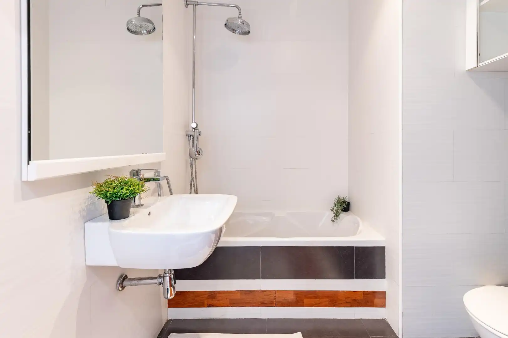Bathroom of Flat for sale in Valencia  with Air Conditioner