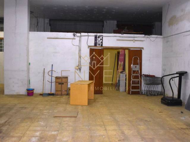Local comercial en Venta en Nou Moles
