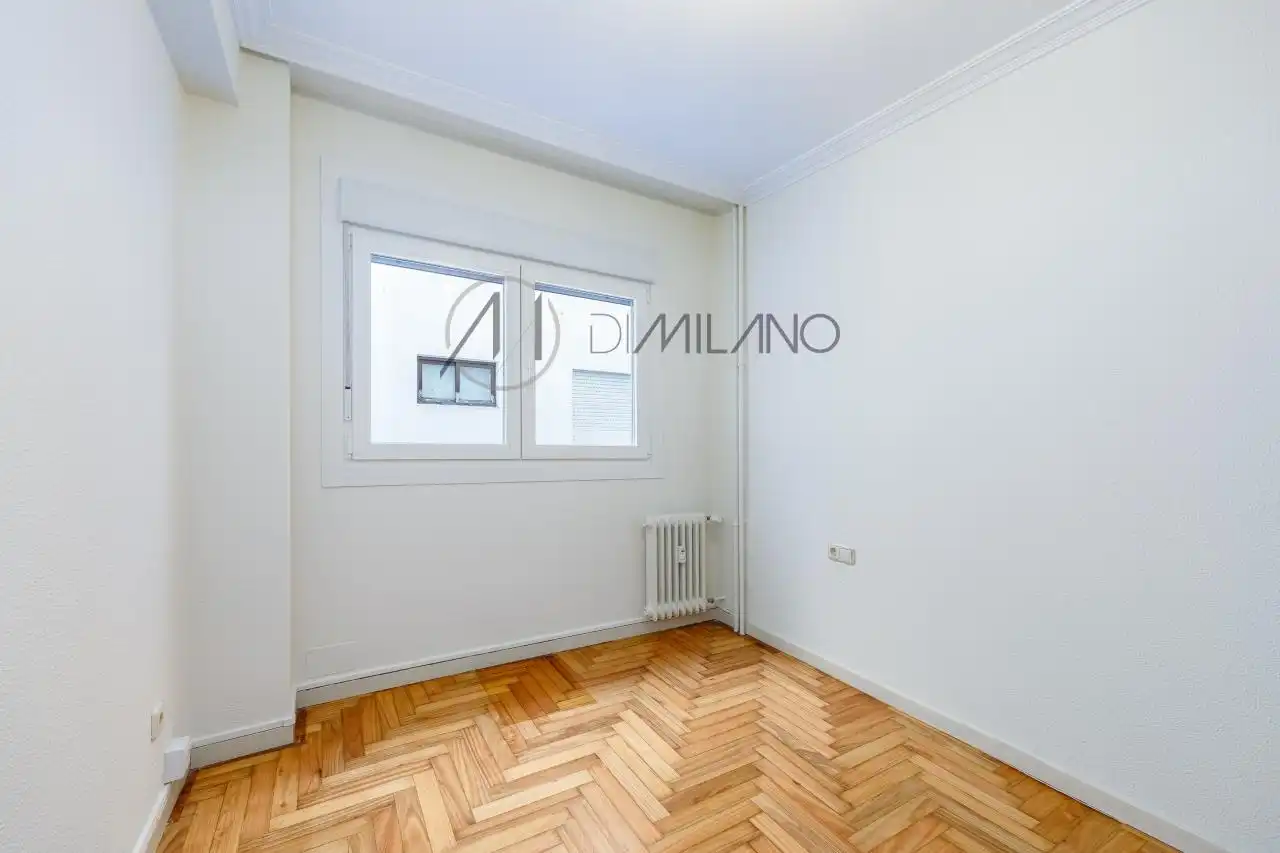 Bedroom of Flat for rent in Vigo   with Heating, Parquet flooring and Terrace